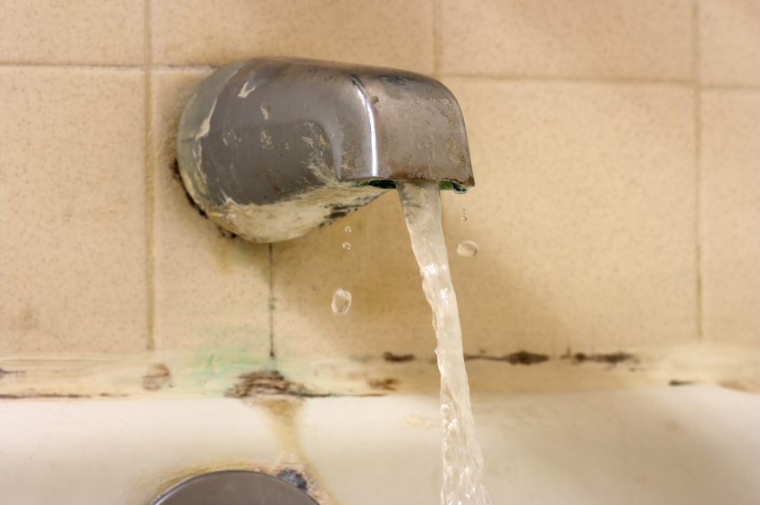 Blue Green Stains On Bathroom Fixtures A Ga Plumber Explains Mr Atlanta - How To Take Moisture Out Of Bathroom Tap